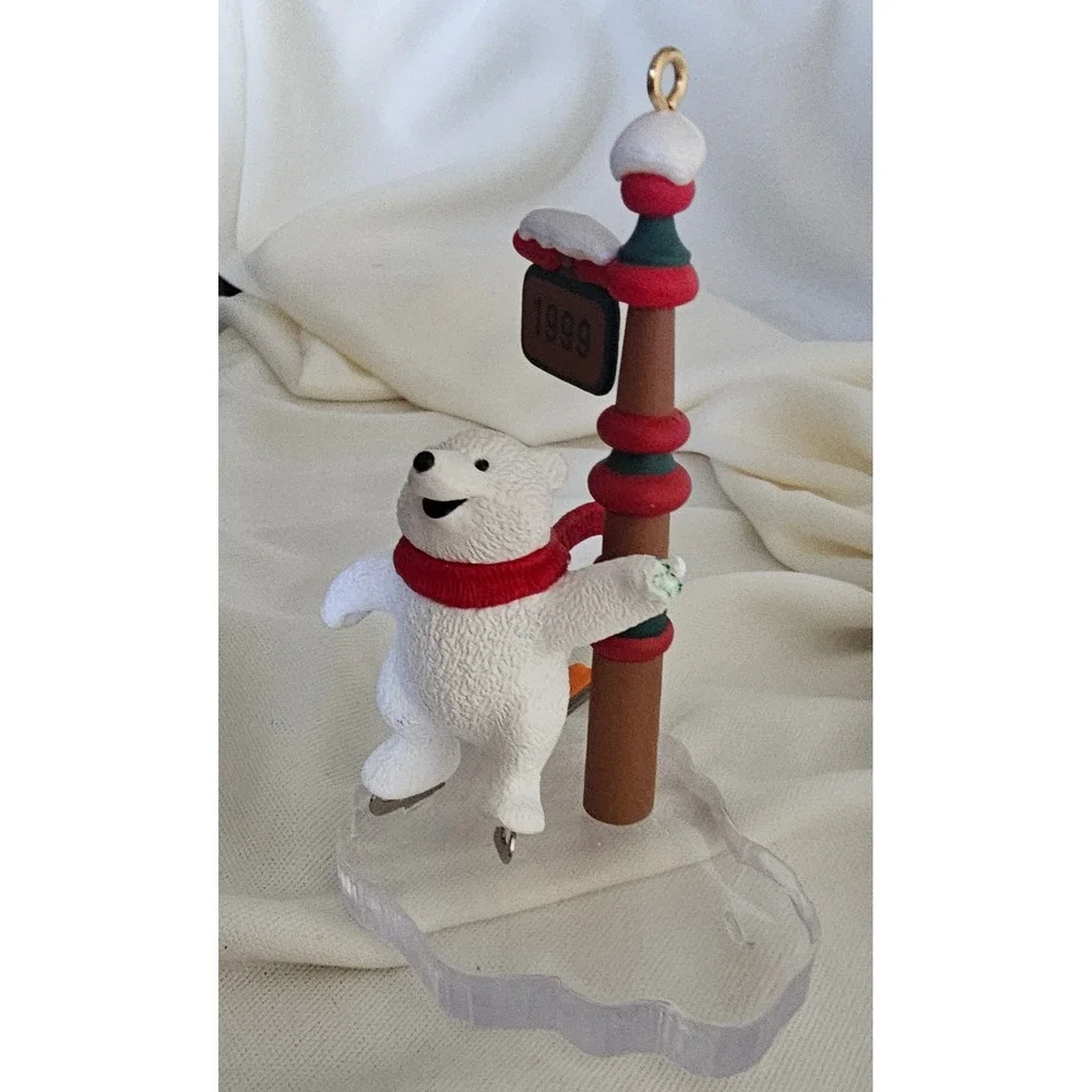 Vintage 1999 Hallmark Keepsake Ornament Polar Bear Penguin Ice Skating Ed Seale